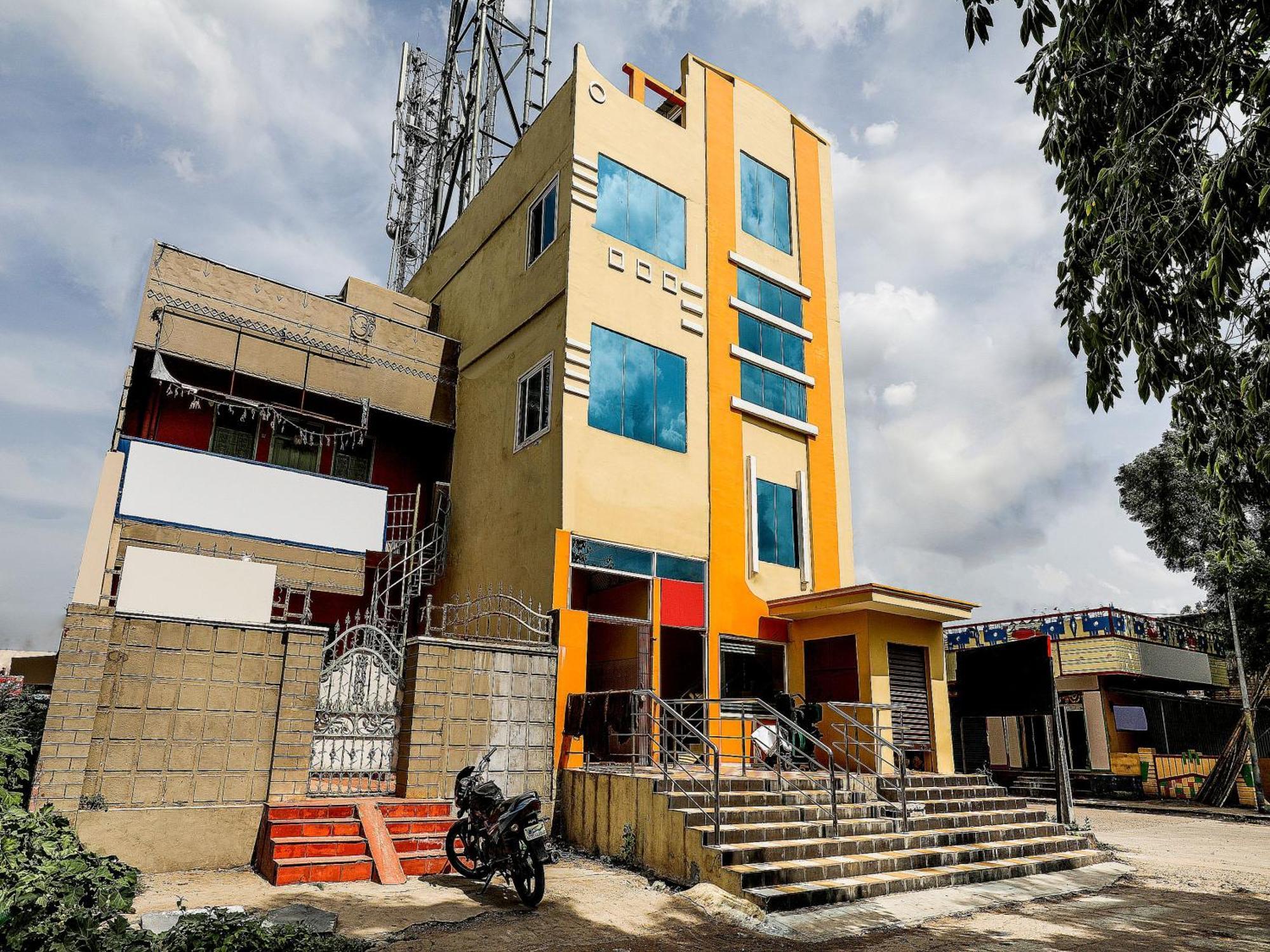 Oyo Hotel Crystal Warangal Exterior foto